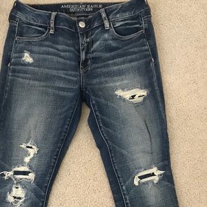 American Eagle Outfitters Distressed denim (short)